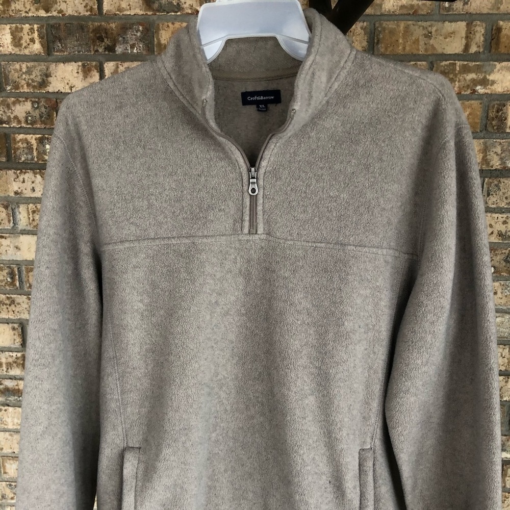 Men’s long sleeve shirt